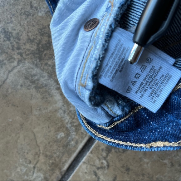 We The Free Distressed Jeans - Picture 5 of 5